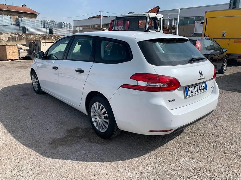 Usata Peugeot 308 SW 100 CV (73 kW) 2016 Bianco Station wagon