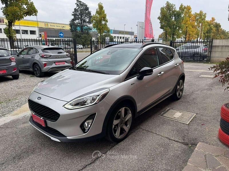 Usata Ford Fiesta Active 86 CV (63 kW) 2019 Grigio Berlina