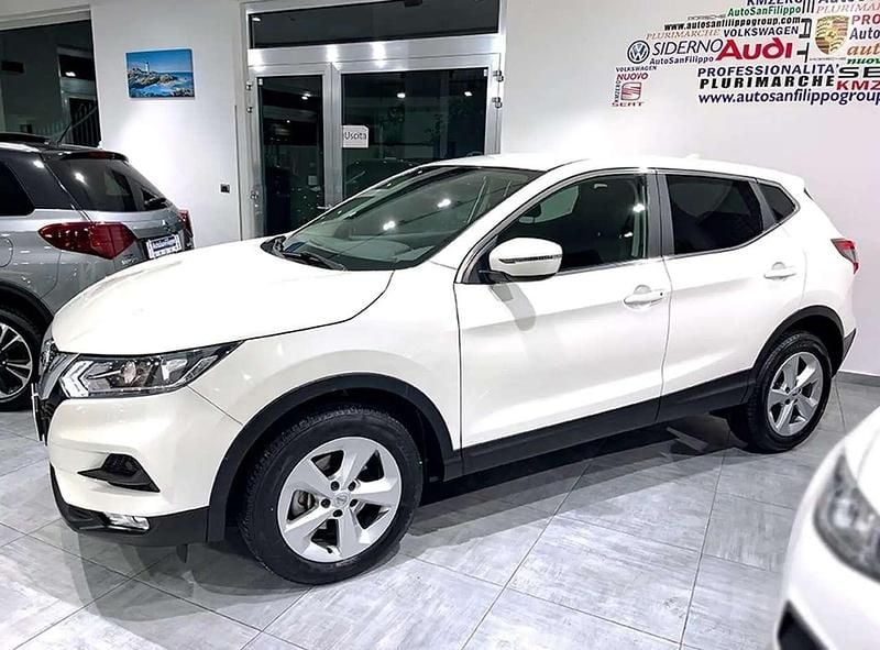 Usata Nissan Qashqai 110 CV (80 kW) 2018 White pearl brilliant SUV