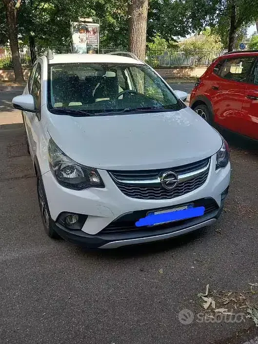Usata Opel Karl Rocks 75 CV (55 kW) 2019 Bianco Utilitaria