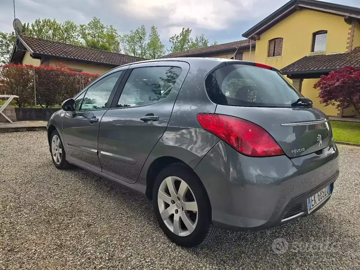 Usata Peugeot 308 92 CV (67 kW) 2012 Grigio Berlina
