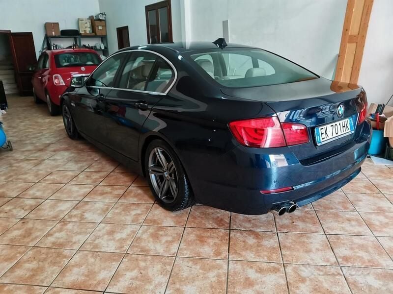 Usata BMW 530 Comfort Edition 258 CV (189 kW) 2011 Blu Berlina