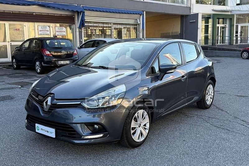 Grigio Usata 2019 Renault Clio IV Life Due volumi | 6390 € (Ottimo prezzo) - Immagine 1/4