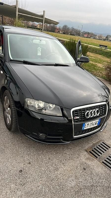 Usata Audi A3 90 CV (66 kW) 2012 Nero Utilitaria