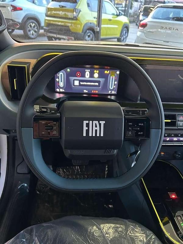 Nuova Fiat Grande Panda La Prima 101 CV (74 kW) 2025 Other Utilitaria