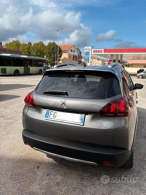 Usata Peugeot 2008 100 CV (73 kW) 2017 Grigio SUV