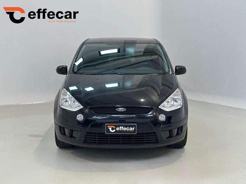 Usata Ford S-MAX Titanium 140 CV (102 kW) 2008 Nero Monovolume
