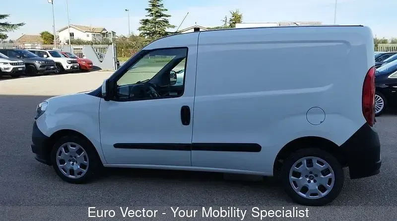 Usata Fiat Doblò 105 CV (77 kW) 2017 Bianco Monovolume