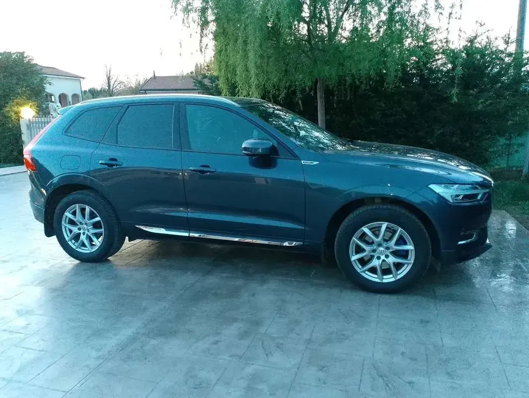 Usata Volvo XC60 Business Edition 190 CV (139 kW) 2018 Blu/azzurro SUV