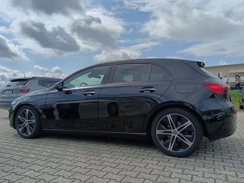 Usata Mercedes A180 Advanced Plus 116 CV (85 kW) 2024 Nero Berlina