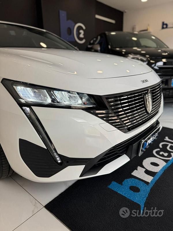 Usata Peugeot 308 Allure 130 CV (95 kW) 2022 Bianco Berlina