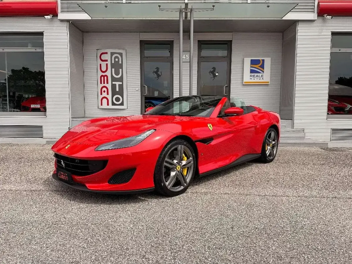 Usata Ferrari Portofino 600 CV (441 kW) 2018 Rosso Cabrio