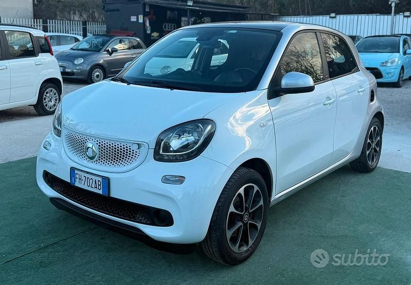 Usata Smart ForFour Passion 70 CV (51 kW) 2017 Bianco Utilitaria