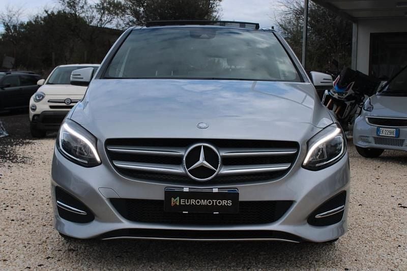 Usata Mercedes B180 Premium 109 CV (80 kW) 2017 Grigio Utilitaria