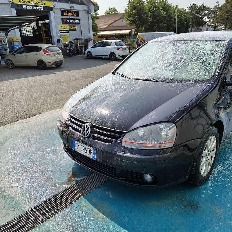 Usata VW Golf IV Comfortline 105 CV (77 kW) 2003 Berlina