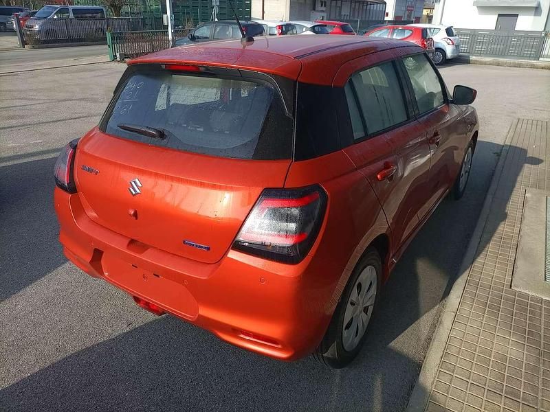 Nuova Suzuki Swift 83 CV (61 kW) 2025 Arancione Berlina
