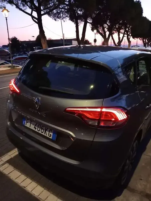 Usata Renault Scénic 116 CV (85 kW) 2018 Monovolume