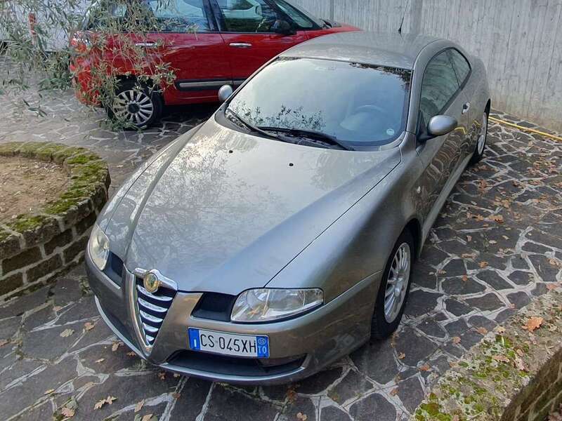 Usato 2006 Alfa Romeo GT 1.9 Diesel 150 CV (2.600 €)