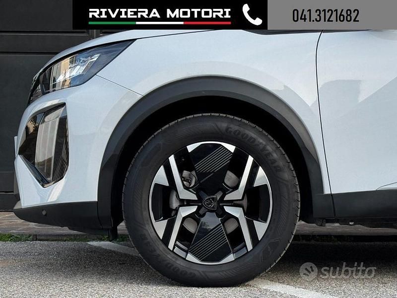 Usata Peugeot 2008 Allure 101 CV (74 kW) 2025 Bianco SUV