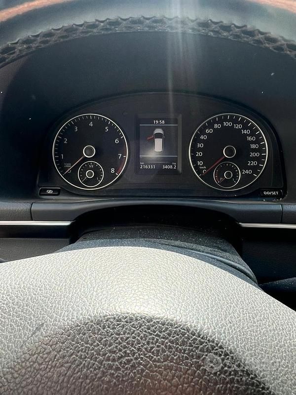 Usata VW Touran 150 CV (110 kW) 2012 Grigio Monovolume