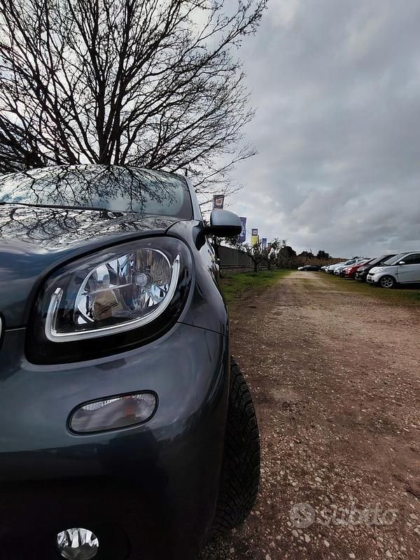 Usata Smart ForFour Prime 70 CV (51 kW) 2016 Grigio Utilitaria