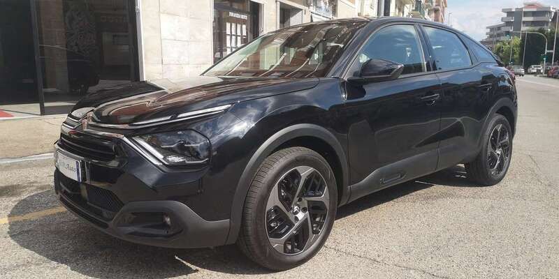 Nero Usata 2024 Citroën C4 PureTech Tre volumi | 21.500 € (Cara) - Immagine 1/4