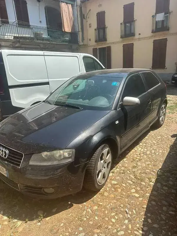 Usata Audi A3 Ambiente 140 CV (102 kW) 2005 Nero Utilitaria