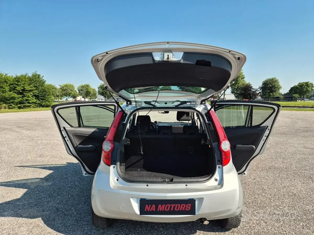 Usata Opel Agila Enjoy 86 CV (63 kW) 2009 Grigio Utilitaria