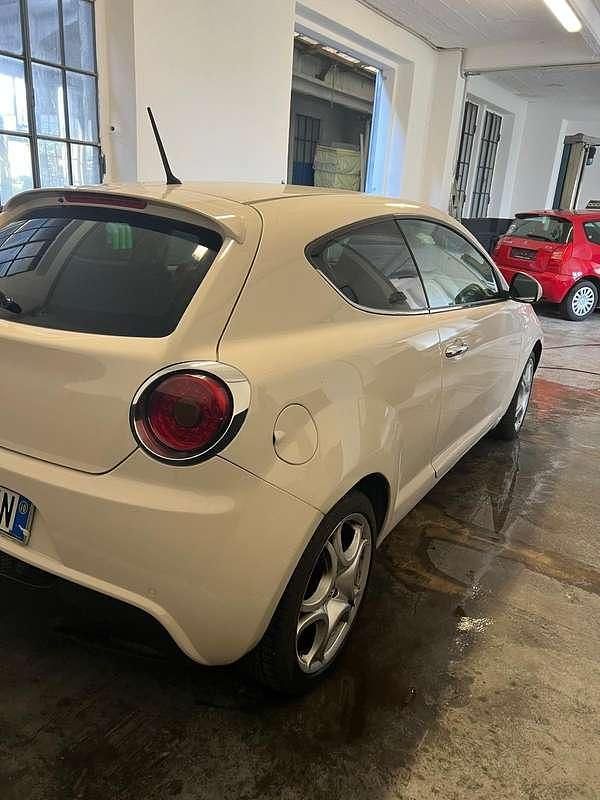 Bianco Usata 2018 Alfa Romeo MiTo Due volumi | 4500 € (Super prezzo) - Immagine 1/4