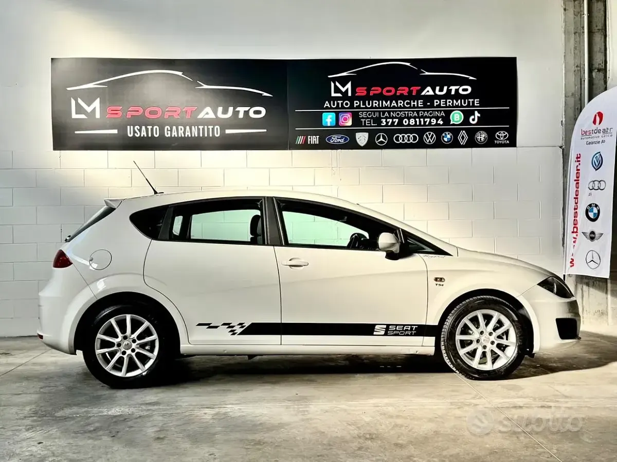 Usata Seat Leon Style 105 CV (77 kW) 2010 Bianco Utilitaria