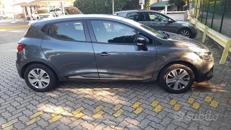 Usata Renault Clio IV 75 CV (55 kW) 2019 Grigio Berlina