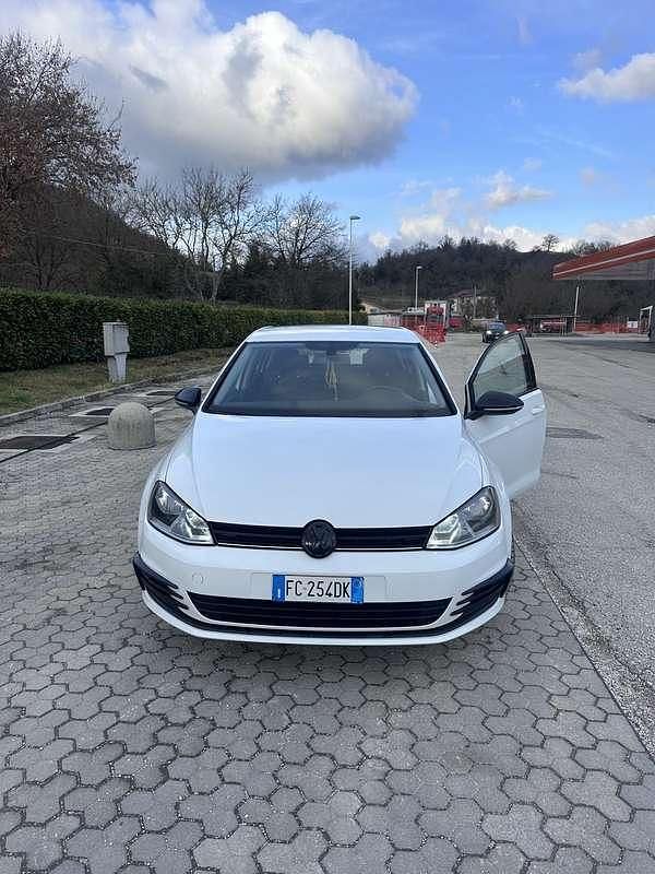 Begagnad VW Golf VII Comfortline 105 HK (77 kW) 2013 Sedan