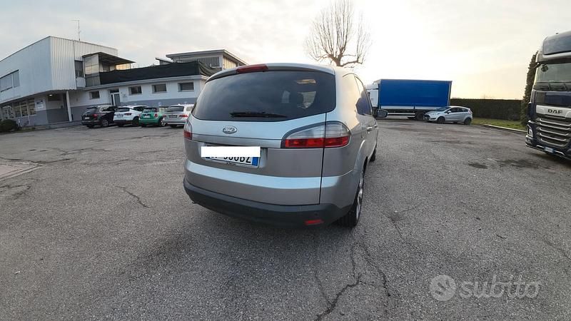 Usata Ford S-MAX S 140 CV (102 kW) 2008 Monovolume