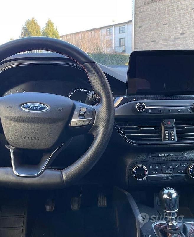 Usata Ford Focus ST-Line 125 CV (91 kW) 2021 Blu Berlina