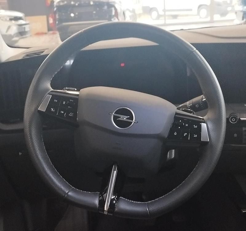 Usata Opel Astra Ultimate 130 CV (95 kW) 2024 Nero Berlina