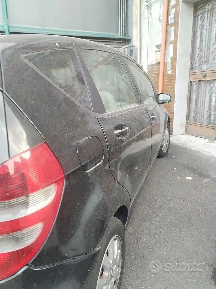 Usata Mercedes A180 Elegance 109 CV (80 kW) 2008 Nero Berlina