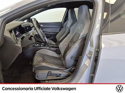Usata VW Golf VIII R-line 150 CV (110 kW) 2023 Grigio Utilitaria
