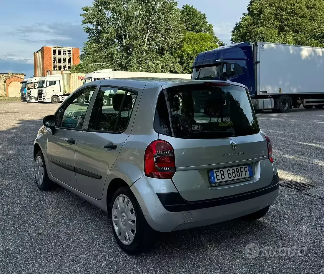 Usata Renault Modus 75 CV (55 kW) 2010 Grigio Monovolume