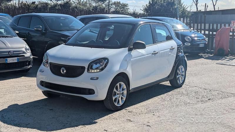 Usata Smart ForFour 71 CV (52 kW) 2015 Bianco(met.) Utilitaria