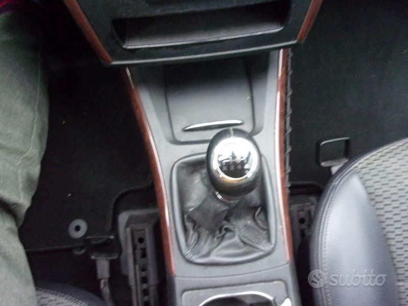 Usata Mercedes A180 Elegance 108 CV (79 kW) 2011 Argento Berlina