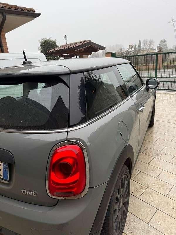 Usata Mini ONE 102 CV (75 kW) 2016 Utilitaria