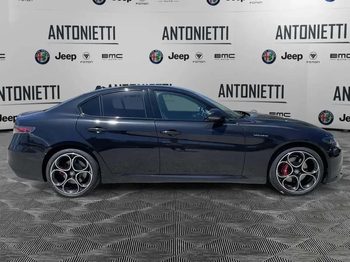 Nuova Alfa Romeo Giulia Veloce 160 CV (117 kW) 2026 Nero Berlina