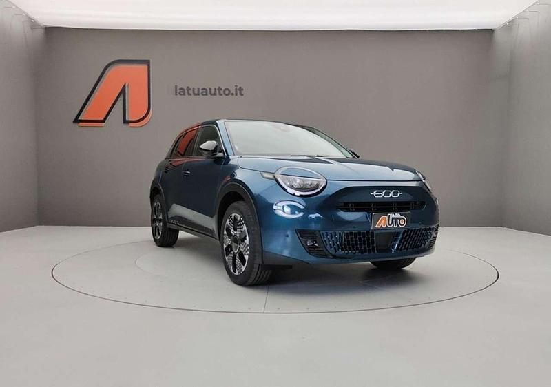 Usata Fiat 600 La Prima 101 CV (74 kW) 2025 Verde mare metallizzato SUV