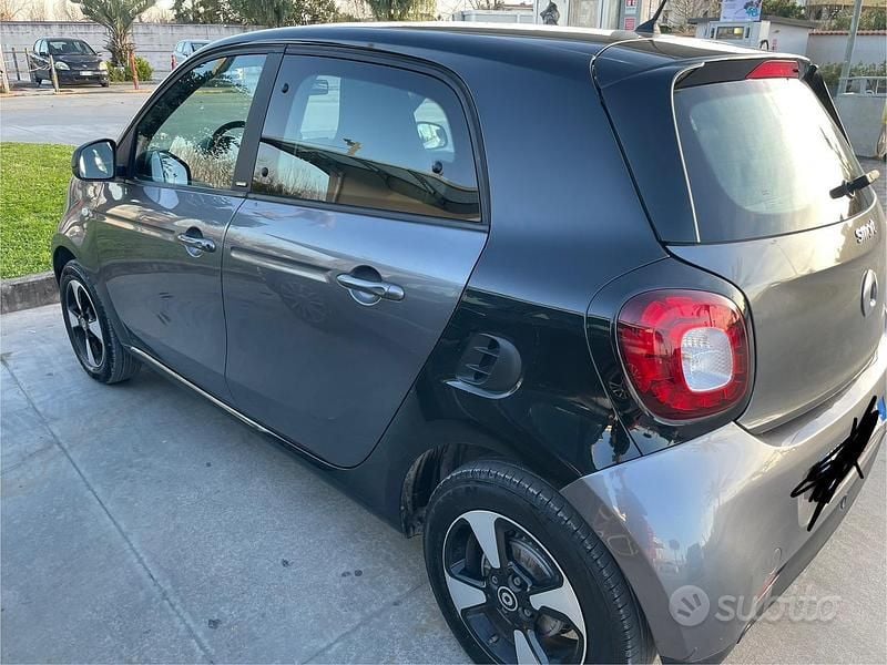 Begagnad Smart ForFour 71 HK (52 kW) 2019 Grå Halvkombi