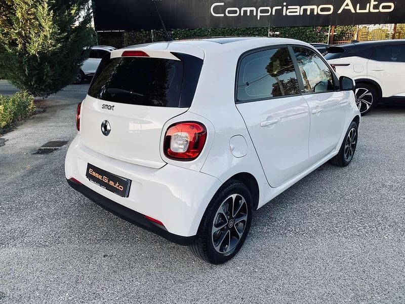 Usata Smart ForFour Passion 71 CV (52 kW) 2016 Tetto panoramico Utilitaria