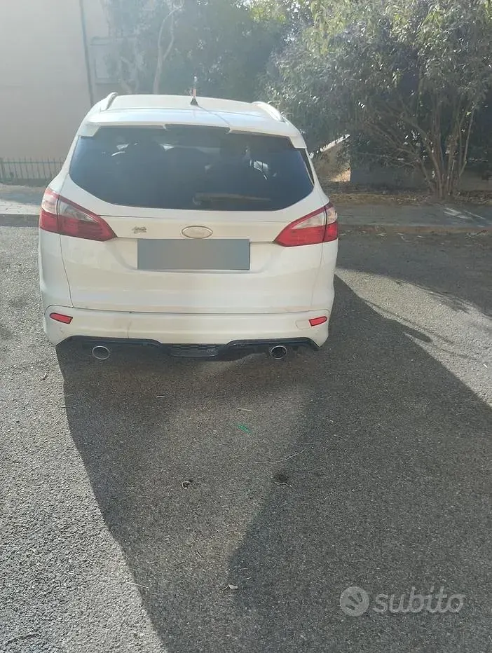 Usata Ford Focus Individual 163 CV (119 kW) 2013 Bianco Station wagon