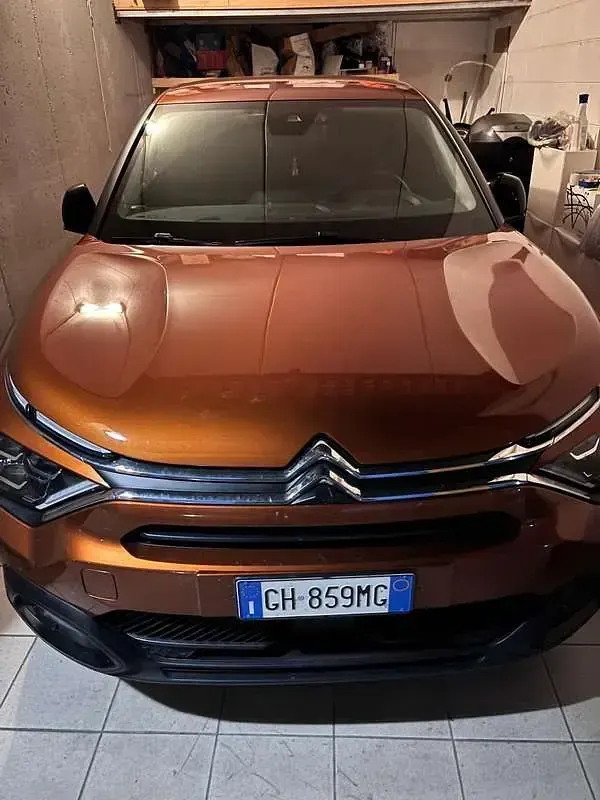 Usata Citroën C4 Shine 131 CV (96 kW) 2022 Arancione Berlina