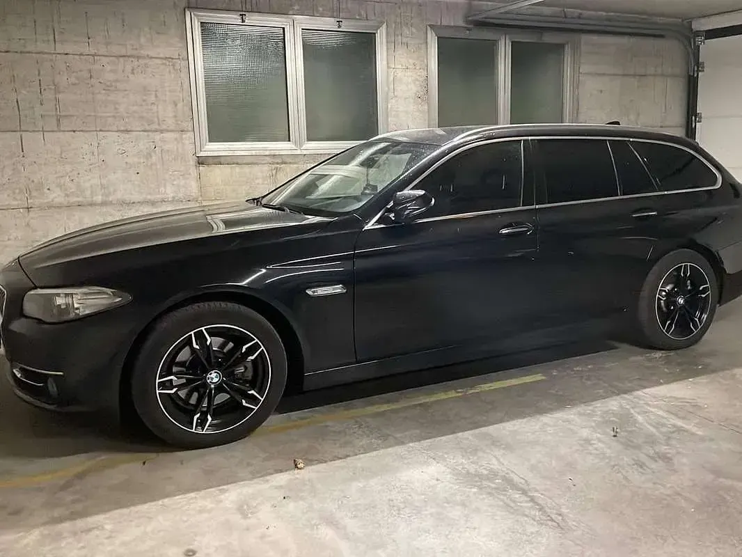 Usata BMW 520 Luxury Line 184 CV (135 kW) 2014 Nero Station wagon