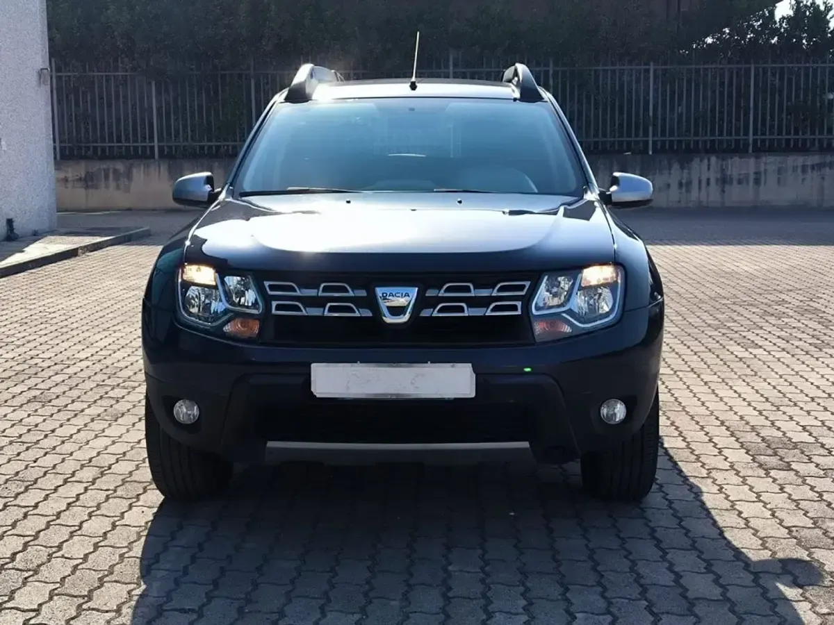 Usata Dacia Duster Lauréate 114 CV (83 kW) 2017 Blu pastello SUV