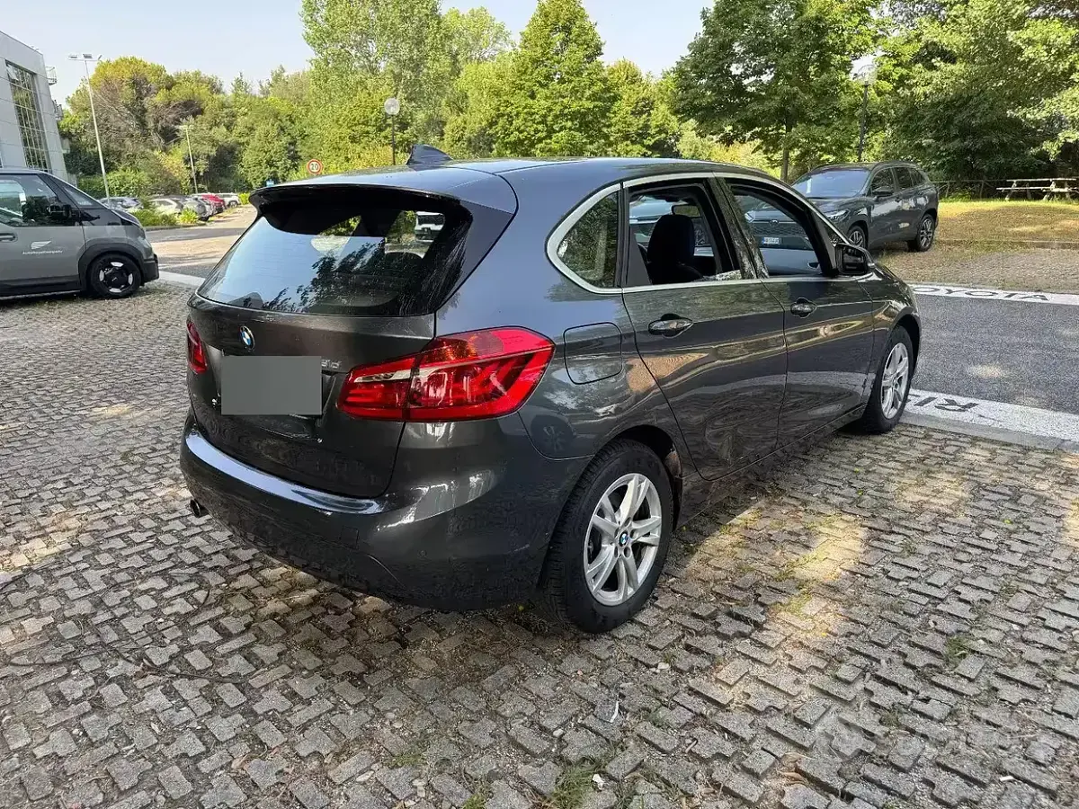 Usata BMW 218 150 CV (110 kW) 2017 Grigio Station wagon